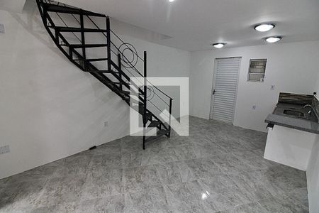 Sala de casa para alugar com 2 quartos, 73m² em Vargem Pequena, Rio de Janeiro