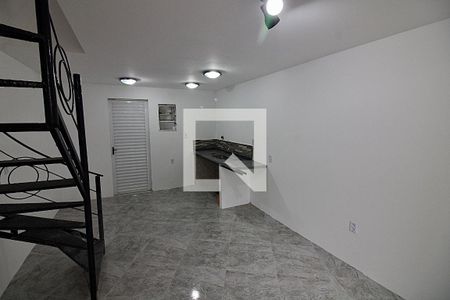 Sala de casa para alugar com 2 quartos, 73m² em Vargem Pequena, Rio de Janeiro