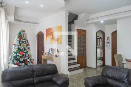 Sala de casa para alugar com 3 quartos, 250m² em Vila Maria Luisa, São Paulo