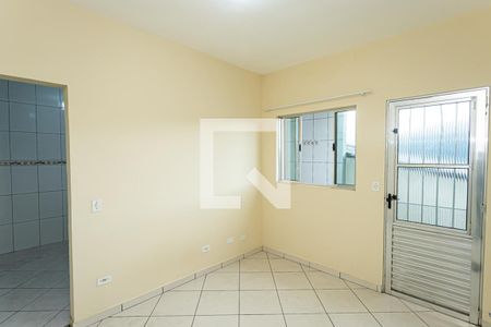 Sala de casa para alugar com 2 quartos, 58m² em Vila Clarice, São Paulo