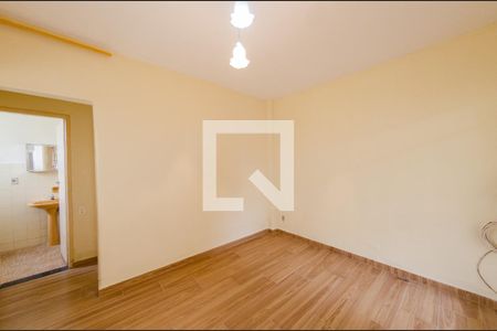 Sala de casa para alugar com 2 quartos, 70m² em Carlos Prates, Belo Horizonte