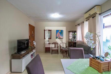 Sala de casa de condomínio à venda com 2 quartos, 76m² em Olaria, Canoas