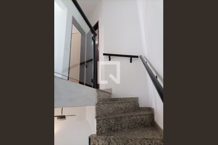 Escada de casa à venda com 3 quartos, 105m² em Vila Alpina, São Paulo