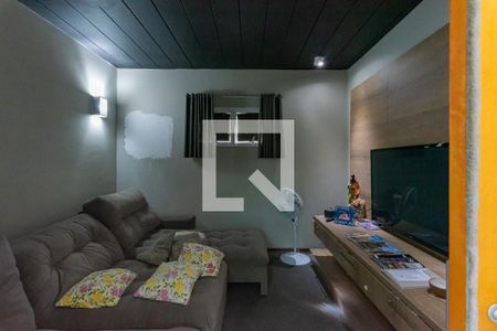 Sala de TV de casa de condomínio para alugar com 3 quartos, 234m² em Swiss Park, Campinas