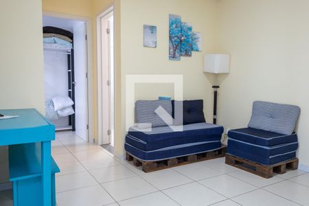 Sala de apartamento para alugar com 2 quartos, 70m² em Ingleses Centro, Florianópolis