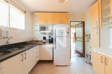 Cozinha de casa à venda com 4 quartos, 345m² em Cristal, Porto Alegre