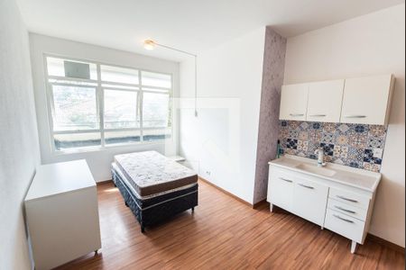 Quarto e cozinha de apartamento para alugar com 1 quarto, 40m² em Centro, Taubaté