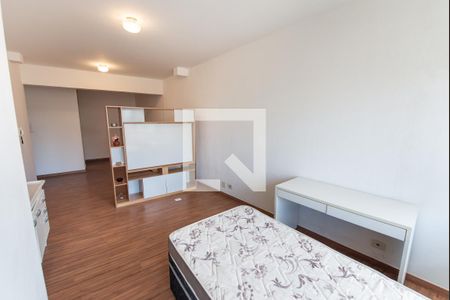 Quarto e cozinha de apartamento para alugar com 1 quarto, 40m² em Centro, Taubaté