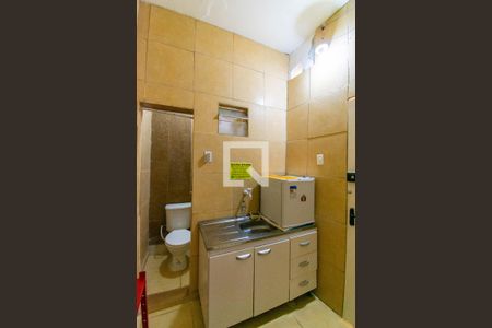 Cozinha de casa de condomínio para alugar com 1 quarto, 12m² em Jardim Avelino, São Paulo