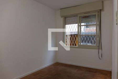 Quarto 1 de apartamento para alugar com 2 quartos, 45m² em Passo da Areia, Porto Alegre