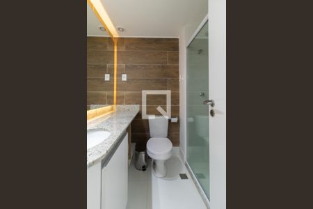 Banheiro de apartamento para alugar com 1 quarto, 29m² em Partenon, Porto Alegre