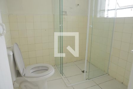 Banheiro de casa para alugar com 1 quarto, 45m² em Vila Guarani, São Paulo