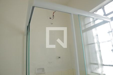 Banheiro de casa para alugar com 1 quarto, 45m² em Vila Guarani, São Paulo