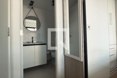 Banheiro de apartamento para alugar com 1 quarto, 30m² em Sumaré, São Paulo