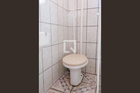 Banheiro de apartamento para alugar com 1 quarto, 30m² em São João do Rio Vermelho, Florianópolis