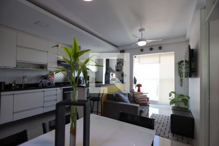 Sala  de apartamento para alugar com 2 quartos, 66m² em Jardim Marilu, Cotia