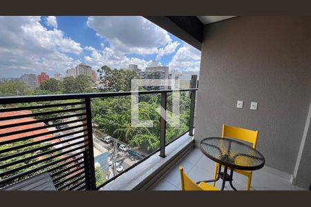 Sacada de kitnet/studio à venda com 1 quarto, 27m² em Pinheiros, São Paulo