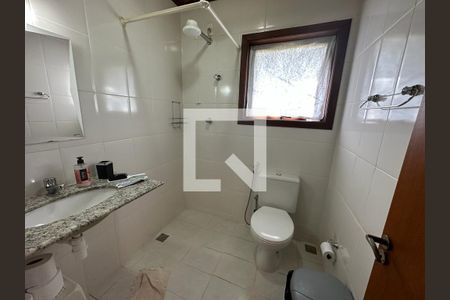 Banheiro de casa de condomínio à venda com 3 quartos, 132m² em , Itabirito