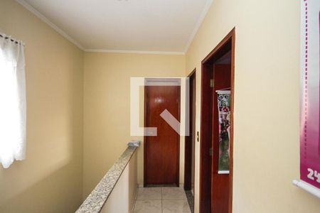 Corredor de casa à venda com 3 quartos, 220m² em Quinta da Paineira, São Paulo