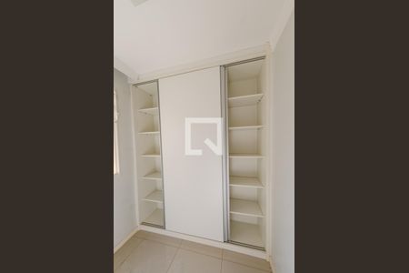 Quarto 1 de apartamento à venda com 3 quartos, 70m² em Vila Ermelinda, Belo Horizonte