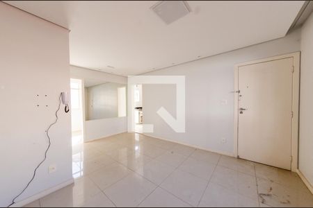 Sala de apartamento à venda com 3 quartos, 70m² em Vila Ermelinda, Belo Horizonte
