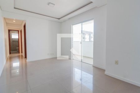 Sala de apartamento para alugar com 2 quartos, 62m² em Serraria, São José