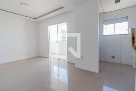 Sala de apartamento para alugar com 2 quartos, 62m² em Serraria, São José