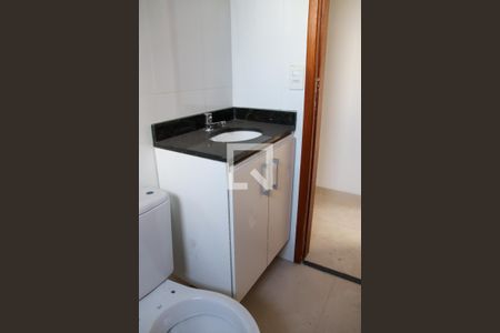 Casa de condomínio à venda com 50m², 2 quartos e 1 vaga Casa de condomínio à venda com 50m², 2 quartos e 1 vagaBanheiro