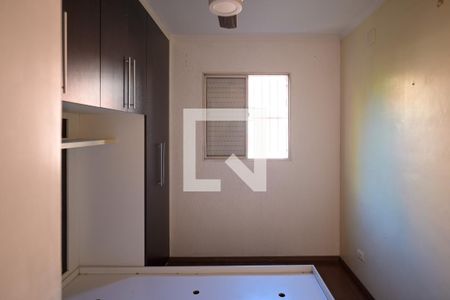 Quarto 1 de apartamento para alugar com 2 quartos, 60m² em Vila Moraes, São Paulo