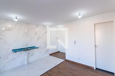 Sala/Cozinha de apartamento para alugar com 2 quartos, 44m² em Vila Nova Savoia, São Paulo