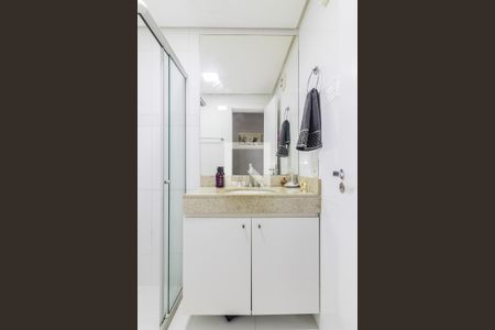 Banheiro da Suite de apartamento à venda com 2 quartos, 53m² em Protásio Alves, Porto Alegre