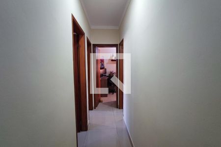 Corredor Quartos de apartamento à venda com 3 quartos, 70m² em Jardim García, Campinas