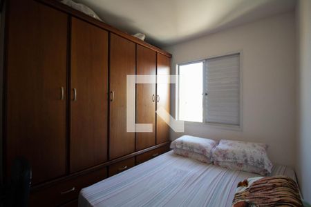 Quarto 1 de apartamento para alugar com 2 quartos, 48m² em Vila Carmosina, São Paulo