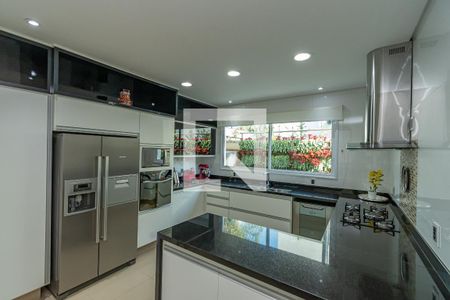 Casa de condomínio à venda com 338m², 3 quartos e 5 vagas Casa de condomínio à venda com 338m², 3 quartos e 5 vagasCozinha