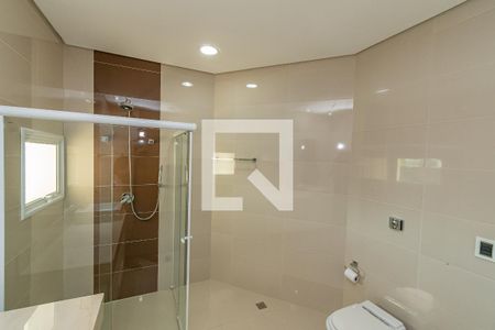 Casa de condomínio à venda com 338m², 3 quartos e 5 vagas Casa de condomínio à venda com 338m², 3 quartos e 5 vagasBanheiro da Suíte 1