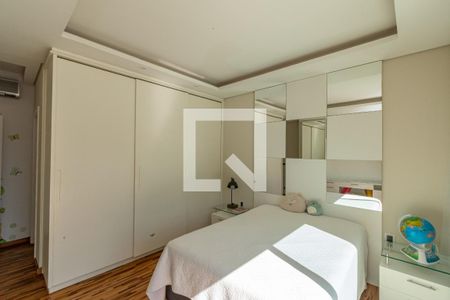 Casa de condomínio à venda com 338m², 3 quartos e 5 vagas Casa de condomínio à venda com 338m², 3 quartos e 5 vagasSuite 2