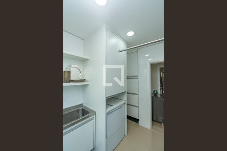 Casa de condomínio à venda com 338m², 3 quartos e 5 vagas Casa de condomínio à venda com 338m², 3 quartos e 5 vagasÁrea de Serviço