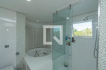 Casa de condomínio à venda com 338m², 3 quartos e 5 vagas Casa de condomínio à venda com 338m², 3 quartos e 5 vagasBanheiro da Suíte 3