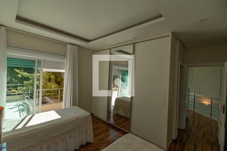 Casa de condomínio à venda com 338m², 3 quartos e 5 vagas Casa de condomínio à venda com 338m², 3 quartos e 5 vagasSuite 1