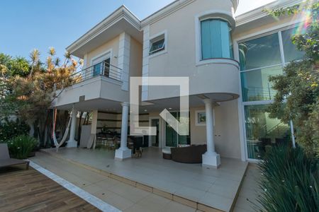Casa de condomínio à venda com 338m², 3 quartos e 5 vagas Casa de condomínio à venda com 338m², 3 quartos e 5 vagasQuintal