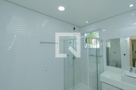 Casa de condomínio à venda com 338m², 3 quartos e 5 vagas Casa de condomínio à venda com 338m², 3 quartos e 5 vagasBanheiro Suite 2