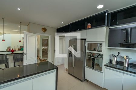 Casa de condomínio à venda com 338m², 3 quartos e 5 vagas Casa de condomínio à venda com 338m², 3 quartos e 5 vagasCozinha