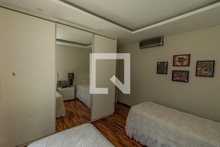 Casa de condomínio à venda com 338m², 3 quartos e 5 vagas Casa de condomínio à venda com 338m², 3 quartos e 5 vagasSuite 1