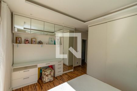 Casa de condomínio à venda com 338m², 3 quartos e 5 vagas Casa de condomínio à venda com 338m², 3 quartos e 5 vagasSuite 2