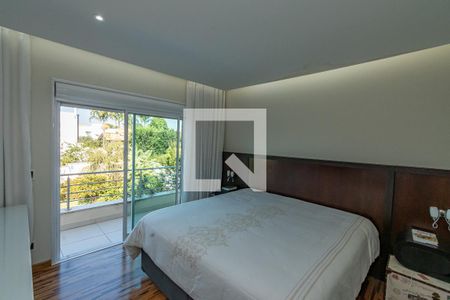 Casa de condomínio à venda com 338m², 3 quartos e 5 vagas Casa de condomínio à venda com 338m², 3 quartos e 5 vagasSuite 3