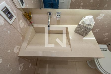 Casa de condomínio à venda com 338m², 3 quartos e 5 vagas Casa de condomínio à venda com 338m², 3 quartos e 5 vagasDetalhe Lavabo