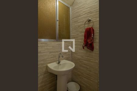 Banheiro de casa à venda com 3 quartos, 139m² em Sagrada Família, Belo Horizonte