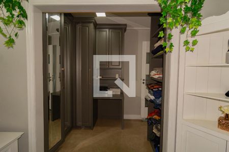 Closet da suíte  de apartamento para alugar com 2 quartos, 68m² em Leblon, Rio de Janeiro