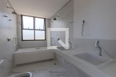 Banheiro de apartamento à venda com 4 quartos, 186m² em Santa Lúcia, Belo Horizonte