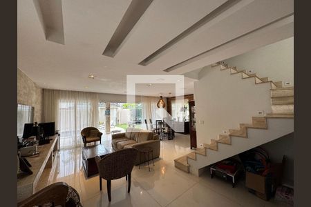 Sala de casa de condomínio para alugar com 4 quartos, 350m² em Recreio dos Bandeirantes, Rio de Janeiro